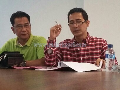 Hendie Devitra SH MH dan Said Azhari SH saat menggelar konfrensi pers tentang gugatan Pra Peradilan ke Polres Bintan, Minggu (28/02).