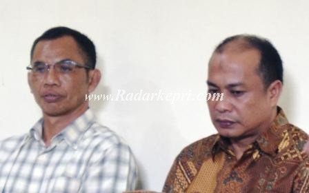 Terdakwa Kaidila dan Abdullah yang didakwa korupsi dana Porseni TA 2007 Kabupaten Natuna