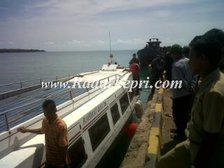 Rahmat Jaya speed Boat yang melayani pelayaran Dabo - Nipah Panjang, Jambi. (foto Istimewa)