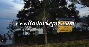 Lampu taman di Tugu Pensil yang tak hidup.