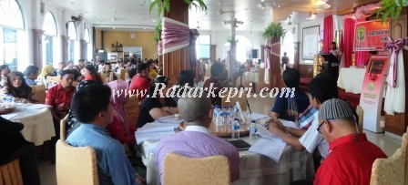 Walikota Tanjungpinang, H Lis Darmansyah SH ketika menghimbau para pengusaha restoran dan kedai kopi untuk taat membayar pajak.