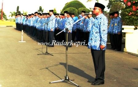 Walikota Tanjungpnang, H Lis Darmansyah SH ketika menjadi pembina upacar sampena hari Kesaktian Pancasil, 1 Oktober 2013.