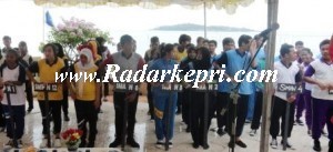 Wlikota buka perlombaan kano tingkat siswa, siswi ditepilaut Foto 19-10-2013=