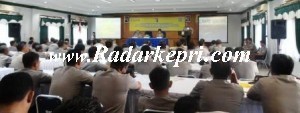 sosialisasi peningkatan kemampuan Frontline Officers Awareness Training (FLOAT) di Aula Kantor Satlantas Polresta Tanjungpinang, Kamis , 10 Oktober 20`3.