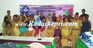 Foto bersama siswa dan guru SMKN 03 Batam