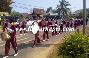Pembukaan MTQ tingkat Kecamatan Singkep yang dimeriahkan Maechng Band.