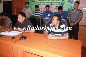 Polres Tanjungbalai Karimun menggelar konfrensi pers kasus eksploitas anak.