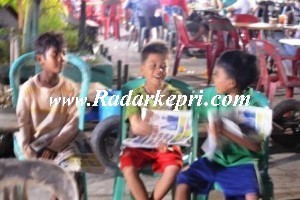 Tiga bocan penjaja koran yang tak pernah di perhatikan KPAID Kota Tanjungpinang