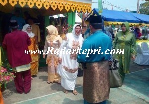 Bazar PKK Lingga di lokasi MTQ ke-5 Tingkat Kabupaten Lingga yang dibuka Rosmawati Daria.