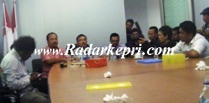 Penacara ketua Kadin Batam bersama LSM, Ormas dan OKP menggelar pertemuan minta Polda Kepri menghentikan kasus Ahmad Ma’akruf Maulana