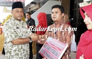 3 kelurahan terbaik dan mendapatkan reward dalam hal pemungutan dan pembayaran PBB