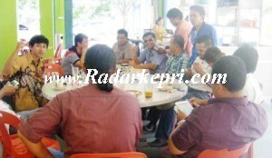Sejumlah caleg gagal di Batam yang meminta pileg di ulang karena banyak kecurangan dan pelanggaran.