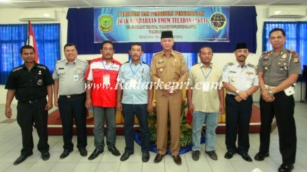 Foto bersama Wakil Walikota, H Syahrul S Pd bersama peserta AKUT dan Kadishub Infokom, Drs Wan Syamsi.