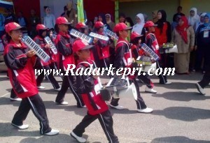 Grup Marching Band Tunas Cemerlang memeriahkan O2 SN Lingga.=