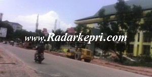 Jalan di seputaran Engku Putri yang diperbaiki menjelang kedatangan Presiden RI guna membuka MTQ Tingkat Nasional.