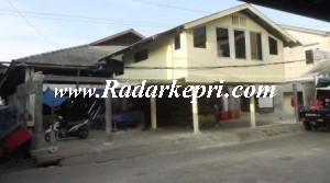 Inilah bangunan utama perampok lahan parkir di pasar ikan, Plantar KUD yang tak kunjung mampun dirobohkan Satpol PP Pemko Tanjungpinang.