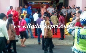 Kapolres Lingga Sambut Peserta Nikah Massal di Gedung PSMTI dabo singkep