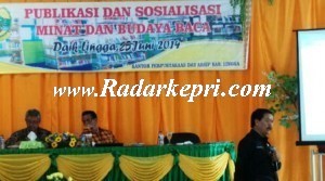 Nara sumber, Muhammad Syarif Bando, kepala pusat pengembangan perpustakaan dan pengkajian minat baca perpustakaan Nasional