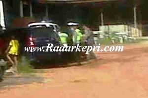 Petugas Satlantas Polresta Tanjungpinang sedang menggelar razia menyambut Ramadhan.