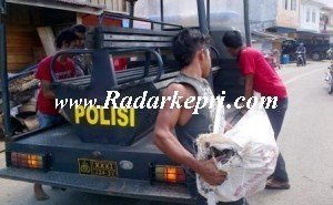 Sebanyak 4 karung barang bukti diamankan polisi dari penampungan besi tua milik Nongcik.