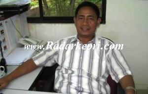 Zulfikar, aktifis LSM di Batam mendesak Kejari Batam tuntaskan semua kasus korupsi.