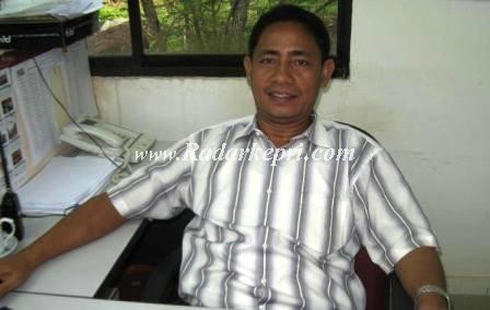 Zulfikar, aktifis LSM di Batam mendesak Kejari Batam tuntaskan semua kasus korupsi.