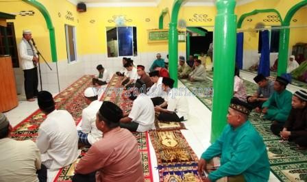 Wakil Walikota H. Syahrul, S. Pd beserta jajarannya, mengunjungi Masjid Al-Jalil, yang berada di Tanjung Siambang, Kelurahan Dompak, Tanjungpinang,