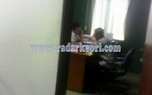 Zulhendri, Kadishub Pemko Batam sedang menjalani pemeriksaan di Kejari Batam.