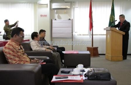 Sekdako Tanjungpinang, Drs Riono M Si ketika menghadiri Musyawarah Kota Kadin Tanjungpiang ke 3
