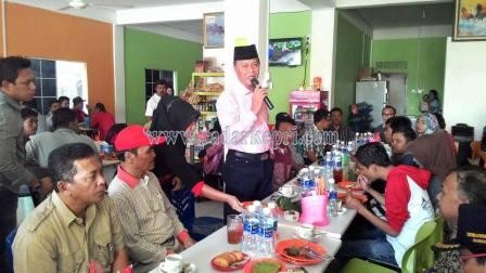 Wakil Walikota Tanjungpinang, H Syahrul S Pd ketika menggelar Coffe Morning dengan insan pers di Tanjungpinang.