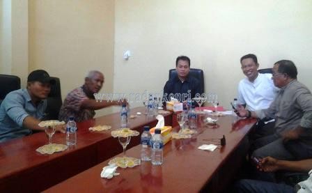 Pertemuan aliansi LSM dengan ketua DPRD Lingga