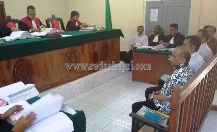 Sekda Natuna, Syamsuizon ketika jadi saksi untuk terdakwa Harmain di pengadilan Tipikor pada PN Tanjungpinang.