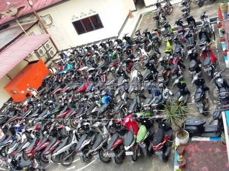 Inilah motor yang terjaring razia gabungan Polres Tanjungpinang pasca tewasnya Desta Hermawan akibat pengeroyokan oleh Geng Motor.