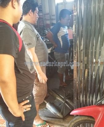 Barang bukti mesin speedboat dititipkan di gudang penyimpanan barang bukti Kejaksaan Negeri Tanjungpinang.
