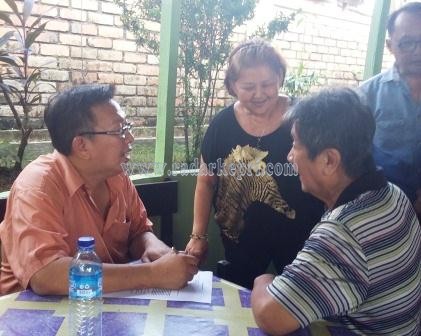 Warga dan pasien dr L Dwi Hartadi memberikan dukungan untuk penangguhan penahanan.