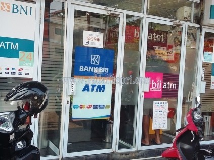 Di ATM inilah Afni dirampok usai mengambil uang sebesar Rp 4 juta, Rabu (15/10) pagi.