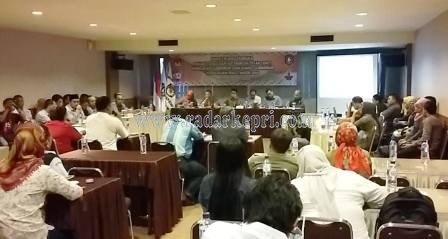 Rapat pleno penetapan DPT oleh KPUD Kepri di ruang Jasmine hotel Plaza Tanjungpinang, Selasa (13/10),