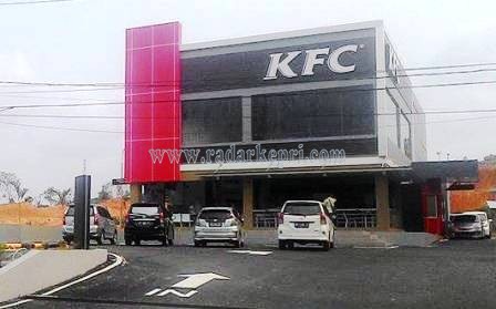 Restoran KFC di Jl DI Pandjaitan, kilometer 9 Tanjungpinang.