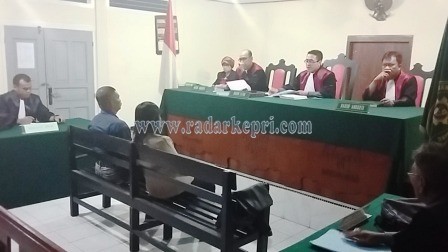 Cholderia Sitinjak divonis 8 bulan penjara oleh majelis hakim PN Tanjungpinang, Selasa (10/11).