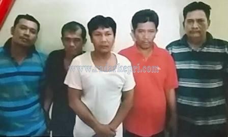 Lima tersangka pencurian dengan pemberatan yang segera disidangkan di PN Tanjungpinang.