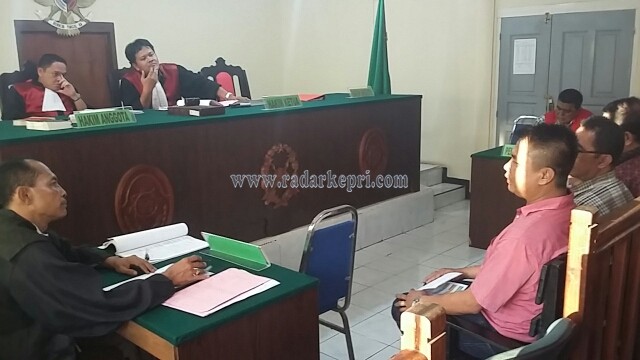 Yakbun alias Abun memberi keterangan di PN Tanjungpinang.