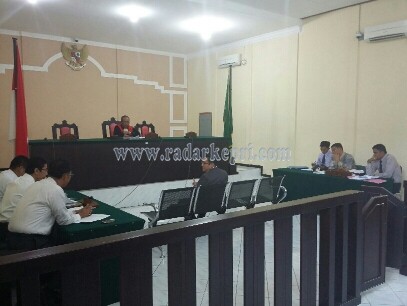 Saksi ahli pidana, Dr Chairul Huda saat memberikan keterangan di persidangan pra peradilan di PN Tanjungpinang, Jumat (04/03).
