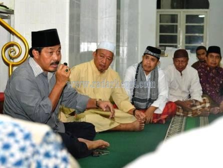 Wagub Kepri, H Nurdin Basirun saat safari subuh dengan warga pulau Berhala.