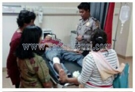 Salah seorang korban lakalantas di Bintan Center, Minggu (12/06).