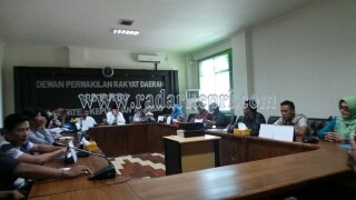 Rapat Dengar Pendapat (RDP) antara DPRD Anambas dan APHA, Rabu (15/06).