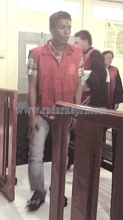 Terdakwa Kanta, usai divonis 6 tahun penjara di PN Tanjungpinang, Selasa (23/08).