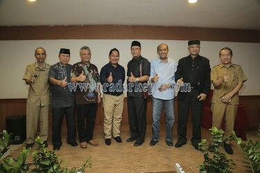 Ketua Badan Kehormatan (BK) Jawa Barat Saipudin Zukhri (tiga dari kanan) bersama dengan ketua BK Kepri Hotman Hutapea.