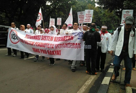 Aksi demo dokter di Jakarta.