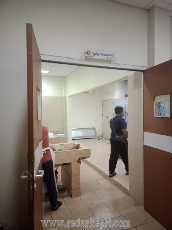 Jenazah alm Boy Syailendra SH saat di RSUP RAT